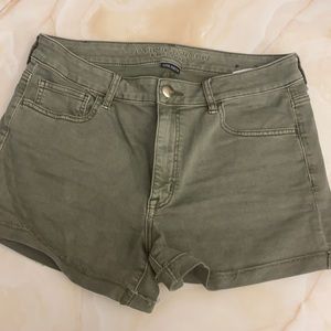 American Eagle Hi-Rise Shortie shorts